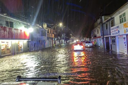 Despliega Protección Civil de Toluca acciones tras encharcamientos por lluvia en calles y avenidas 